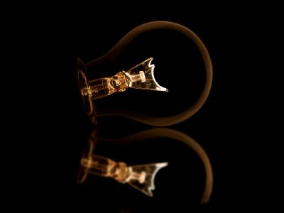 Image of two lightbulbs.