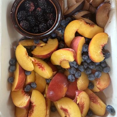A dish of mixed fruits.